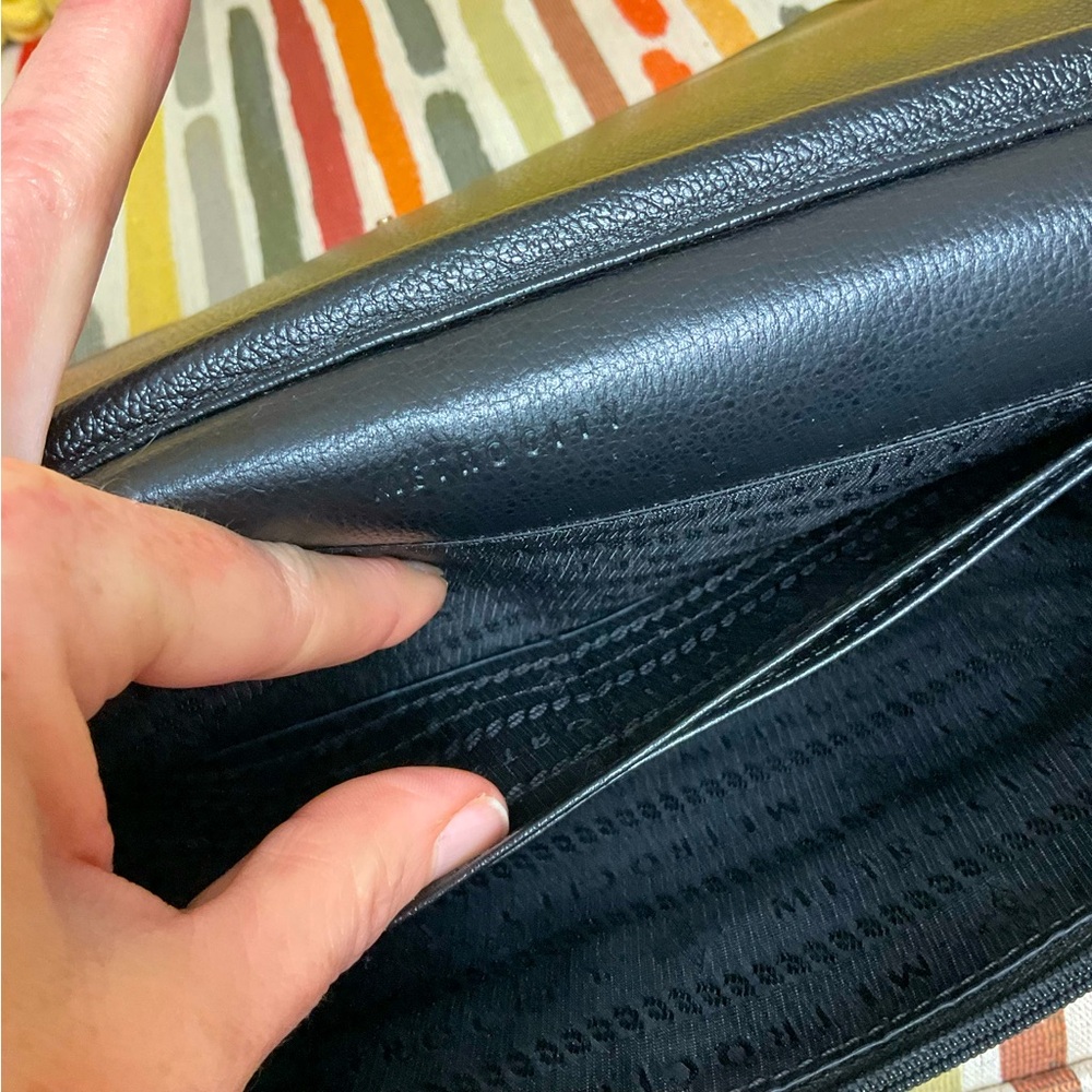 METROCITY Black Quilted Crossbody with Chain Strap. COA INCLUDED!! NEW! - Picture 11 of 15